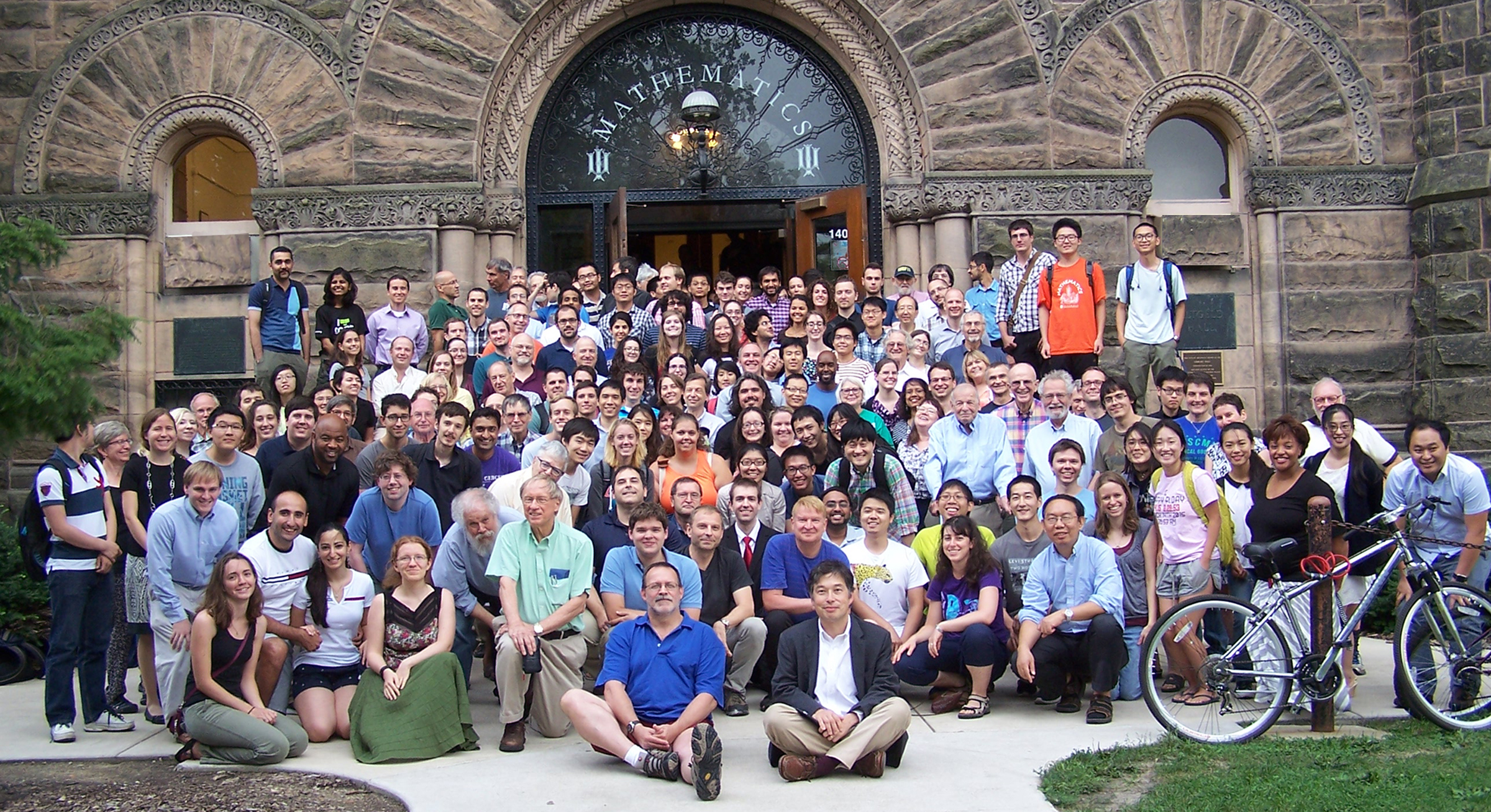 faculty, staff and students in front of Altgeld Hall